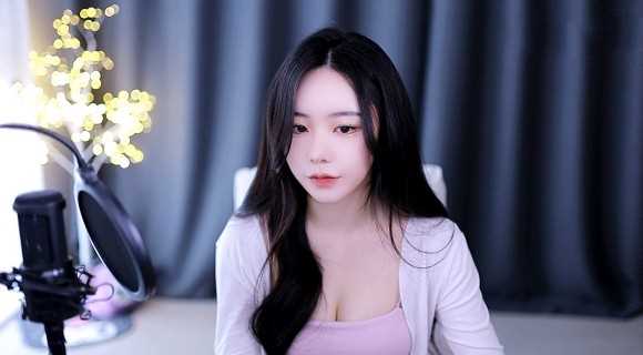 少如四川BB站：最热门的破洞黑丝大秀直播，纯净观影体验触手可